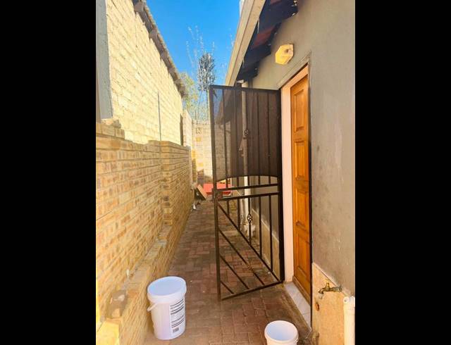 3 BEDROOM PROPERTY TO RENT IN COSMO CITY